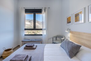 3 chambres, fer et planche à repasser, Wi-Fi gratuit, draps fournis