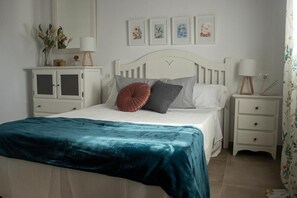 6 slaapkamers, een strijkplank/strijkijzer, gratis wifi, beddengoed