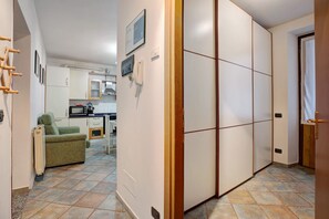Interior - Apartment 'Casa Giola Omegna' with Balcony and Wi-Fi (Omegna)