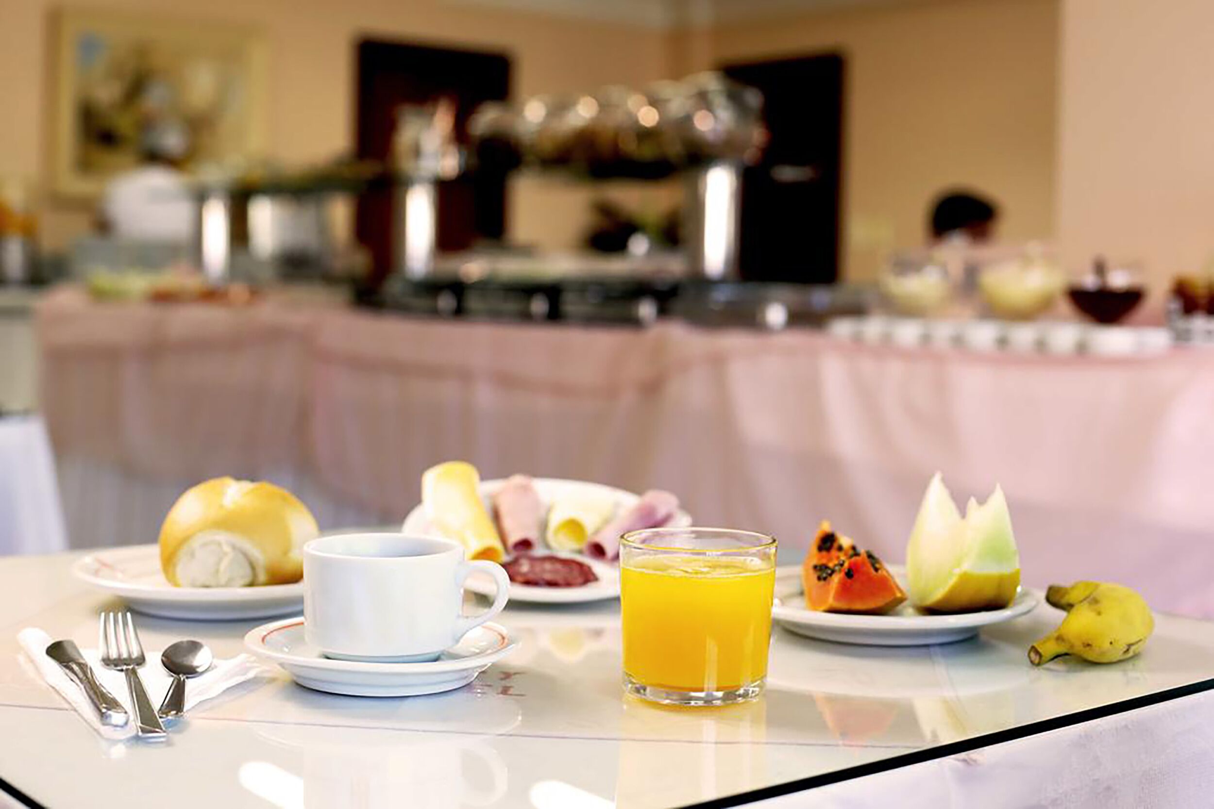 Free daily buffet breakfast