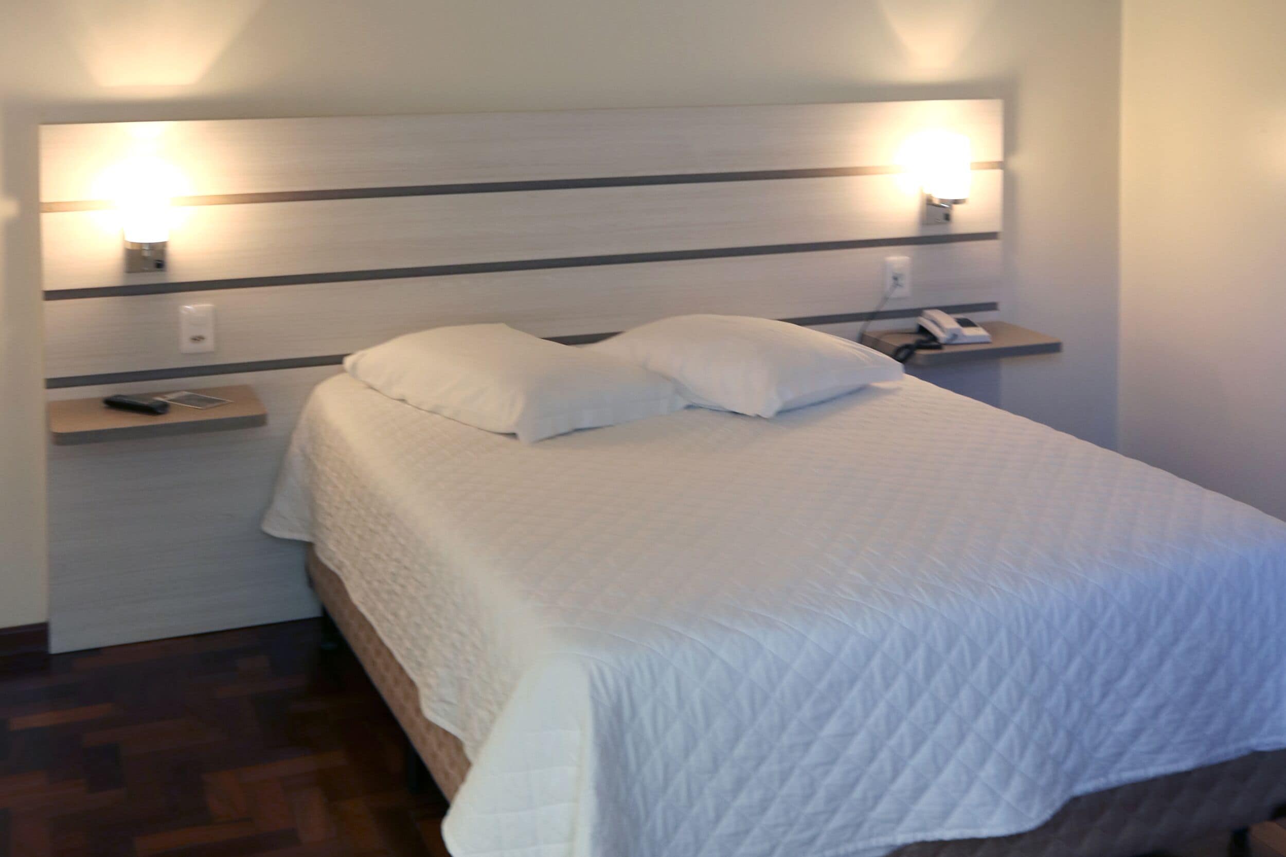 标准双人房 | 免费 WiFi、床单