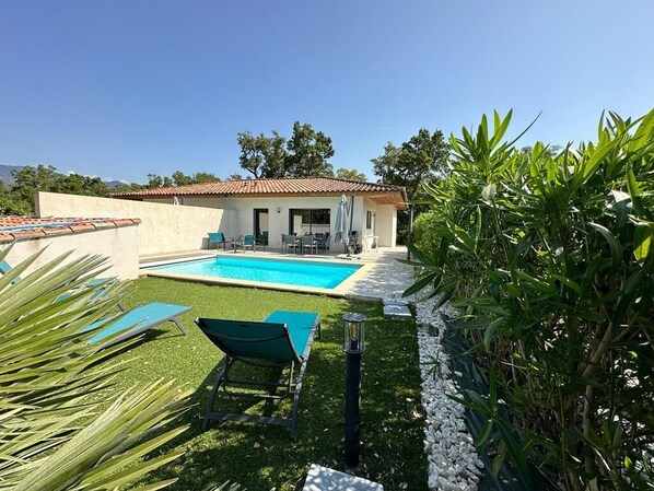 Piscine extérieure, piscine chauffée