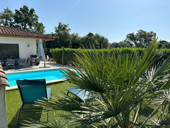 Outdoor pool, a heated pool - Porto Vecchio: Beautiful villa with private pool near sandy beach (Porto-Vecchio)