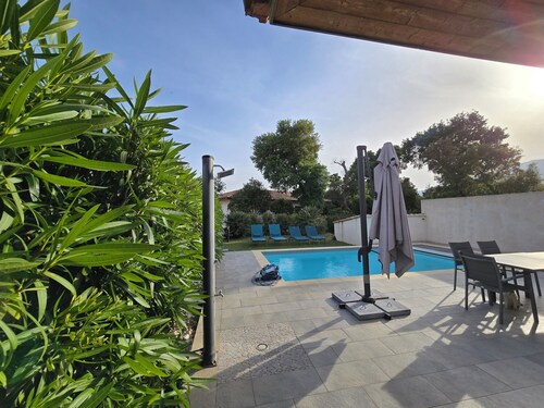 Porto Vecchio: Beautiful villa with private pool near sandy beach