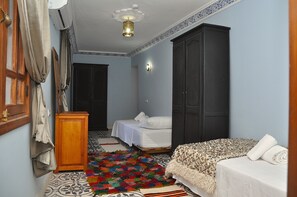 5 bedrooms, WiFi, bed sheets - Authentic and elegant Riad, nestled in the ramparts of the old medina. (Marrakech)