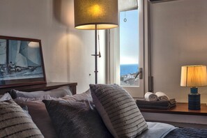 7 bedrooms, iron/ironing board, travel cot, WiFi - Spectacular Mediterranean house with sea views. Barcelona (Sant Pol de Mar)