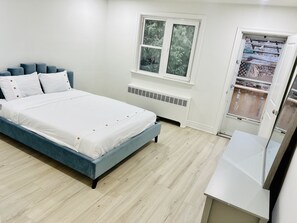 3 bedrooms, WiFi, bed sheets