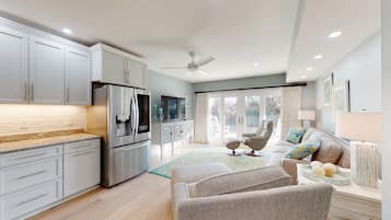 Smart-TV, Videospiele, BĂŒcher, Stereoanlage