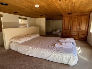 1 bedroom, internet, bed sheets