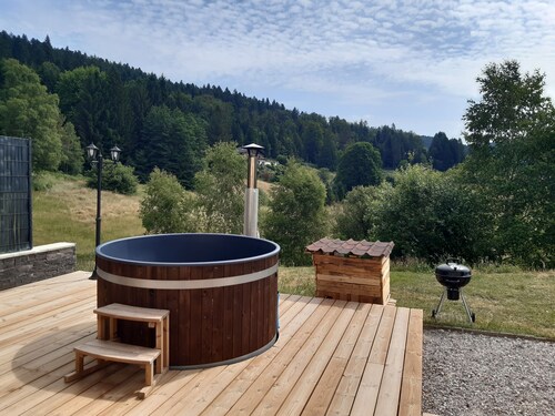 Triplex in renovated farmhouse with private Nordic bath