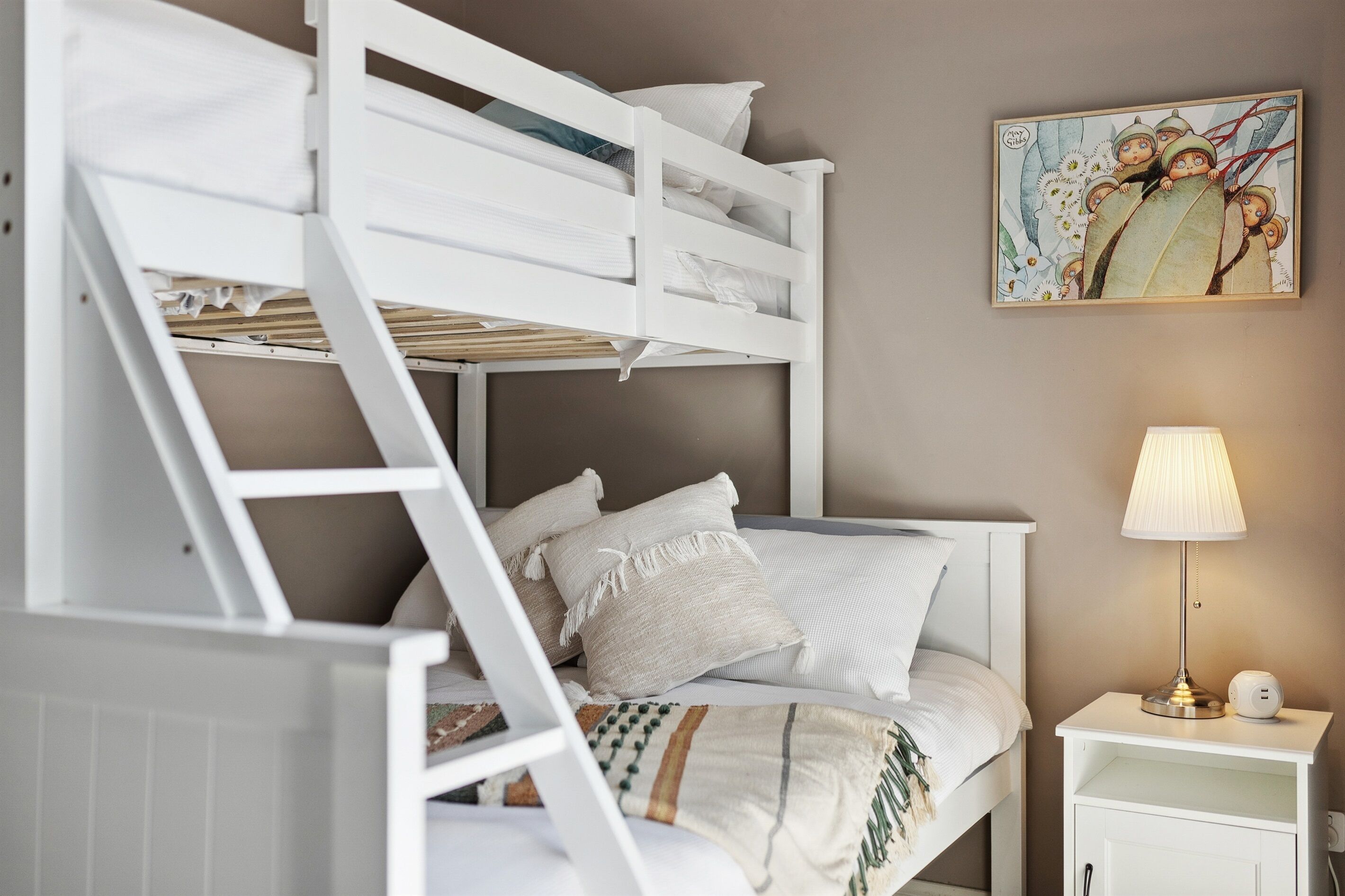 2 bedrooms, iron/ironing board, travel cot, free WiFi