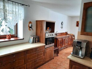 Private kitchen - Spacious Holiday Home in Piechowice With Garden (Piechowice)