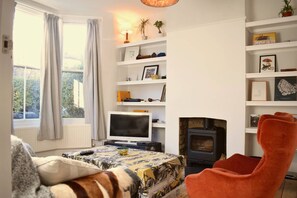 Casa básica, 1 cama matrimonial y sofá cama