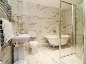 Shower - The Shippen (Bude)