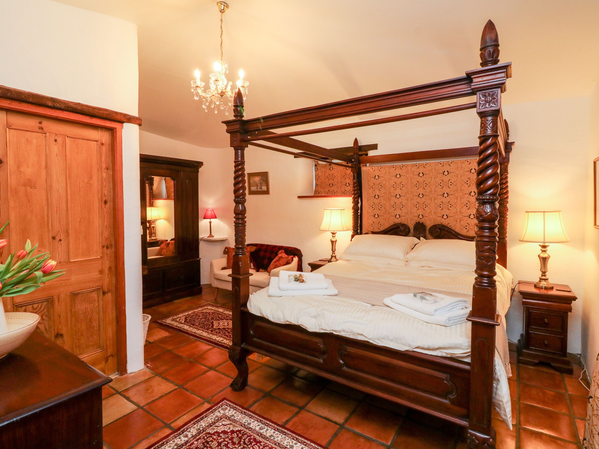 2 bedrooms, individually decorated, individually furnished, free WiFi