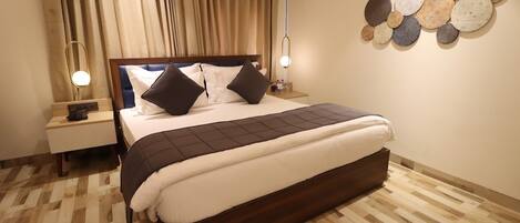 Business Studio | In-room safe, free WiFi