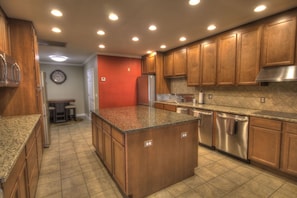 Condo, 1 Bedroom | Private kitchen | Fridge, oven, coffee/tea maker, toaster