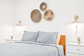 3 bedrooms, desk, iron/ironing board, WiFi