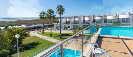 Hus | Basseng | Utendørsbasseng