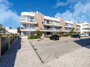 House | Exterior - An Idyllic Algarve Home by the Water (Olhao)