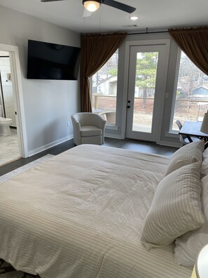 4 habitaciones, escritorio, tabla de planchar con plancha y wifi gratis 