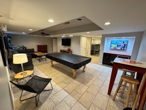 Living area - Private Swimming Pool! (Rehoboth Beach)