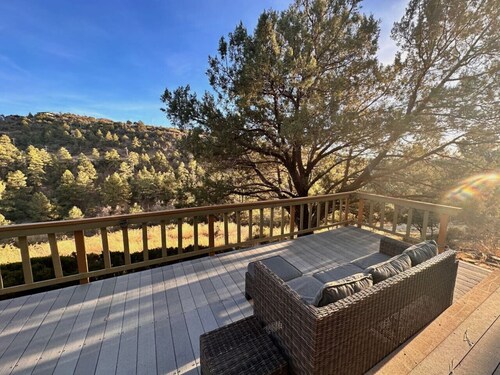 Juniper Views! 1.8 mi Courthouse/ Whisky Row
