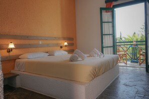 1 bedroom, bed sheets
