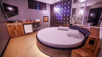 Business Room | Free WiFi, bed sheets