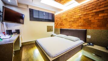 Quarto casal conforto | Wi-Fi de cortesia, roupa de cama