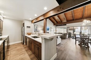 冰箱、微波炉、烤箱、炉灶