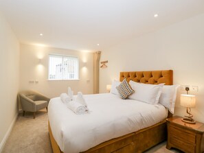 Cottage | 5 bedrooms, individually decorated, individually furnished, free WiFi - Bilsham Meadows (Bristol)