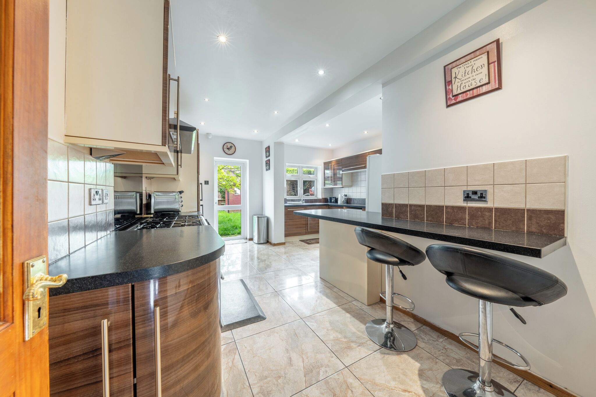 House | Private kitchen | Fridge, microwave, oven, stovetop