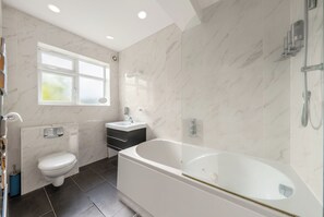 Maison | Salle de bain | Douche, serviettes fournies