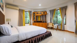 6 bedrooms, WiFi (free), bed sheets - GG Pool Villa Pattaya (Pattaya)
