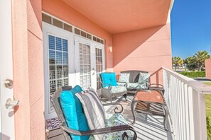 Condo, 3 Bedrooms | Property grounds