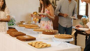 TĂ€gliches inbegriffenes kontinentales FrĂŒhstĂŒck