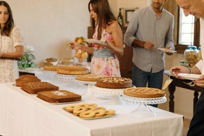 Gratis kontinental frukost varje dag 