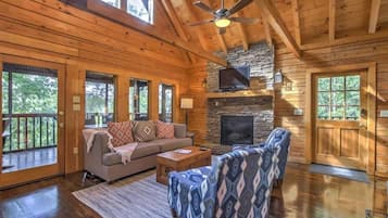 Cabin, 5 Bedrooms | Interior