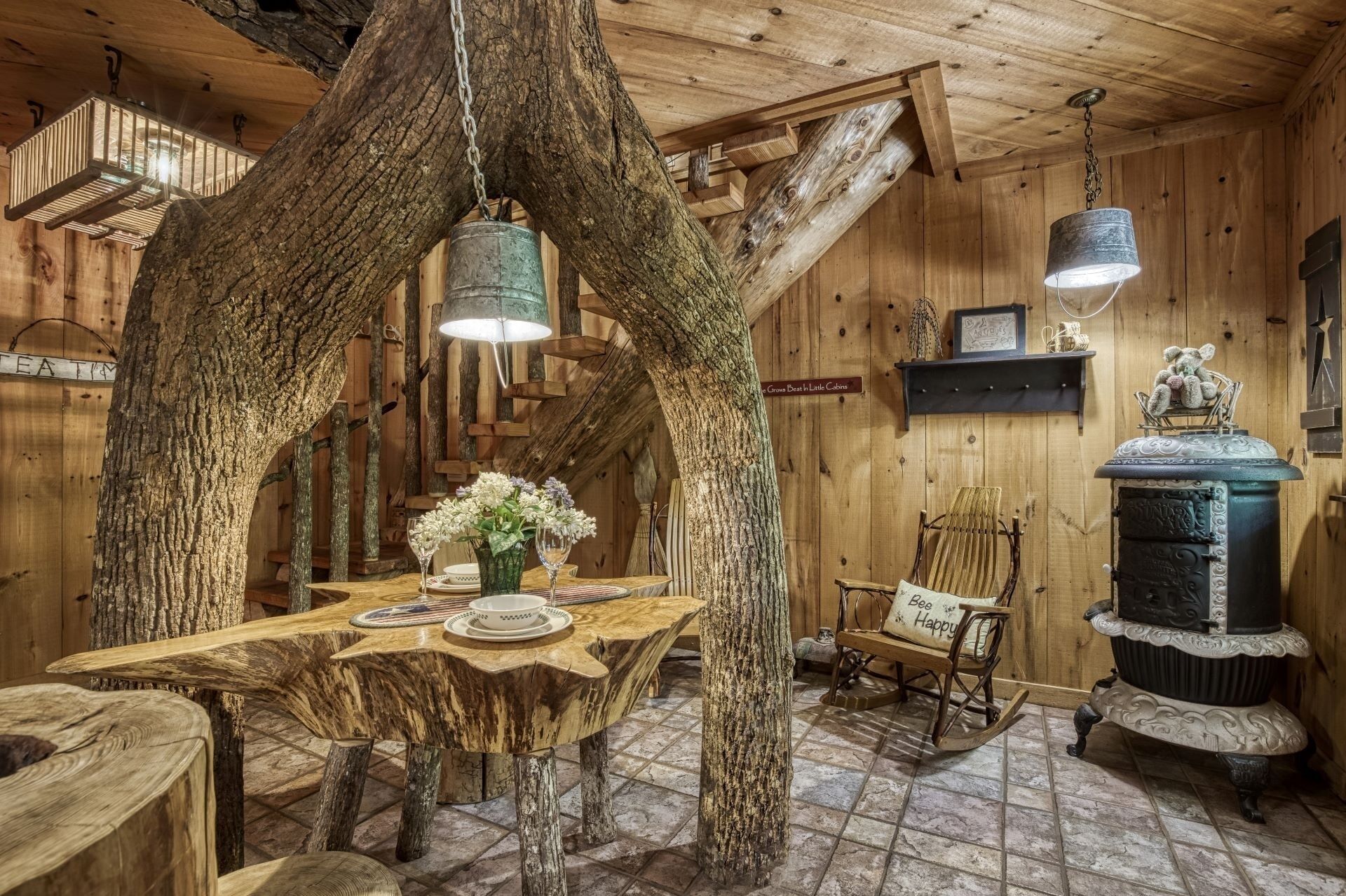 Cabin, 1 Bedroom | Dining