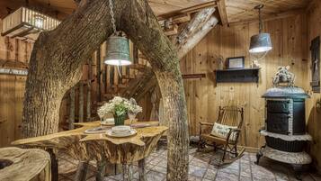 Cabin, 1 Bedroom | Dining