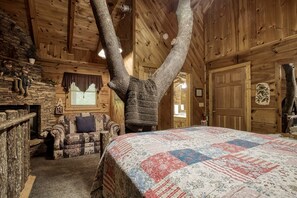 Cabin, 1 Bedroom | 1 bedroom, free WiFi - Er69 - Rachel's Tree House - Great Location. Close To All The Action! 1 Bedroom Cabin by RedAwning (Pigeon Forge)