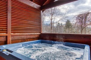 Cabin, 2 Bedrooms | Indoor spa tub