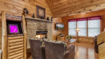 Cabin, 2 Bedrooms | Living area