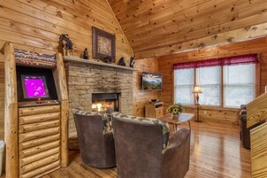 Cabin, 2 Bedrooms | Living area