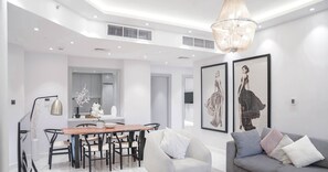 1-cm plasma TV with satellite channels, TV - Luxurious Apartment With Iconic Burj View (Dubai)