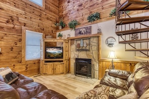 Interior - Er15 - A Bears Life Great Location - Close To Town! 3 Bedroom Cabin by RedAwning (Pigeon Forge)