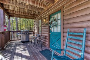Cabin, 3 Bedrooms | Property grounds - Er15 - A Bears Life Great Location - Close To Town! 3 Bedroom Cabin by RedAwning (Pigeon Forge)