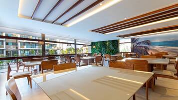 Standard Apartment | Dining