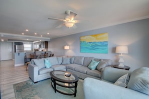 Condo, 2 Bedrooms | Living area
